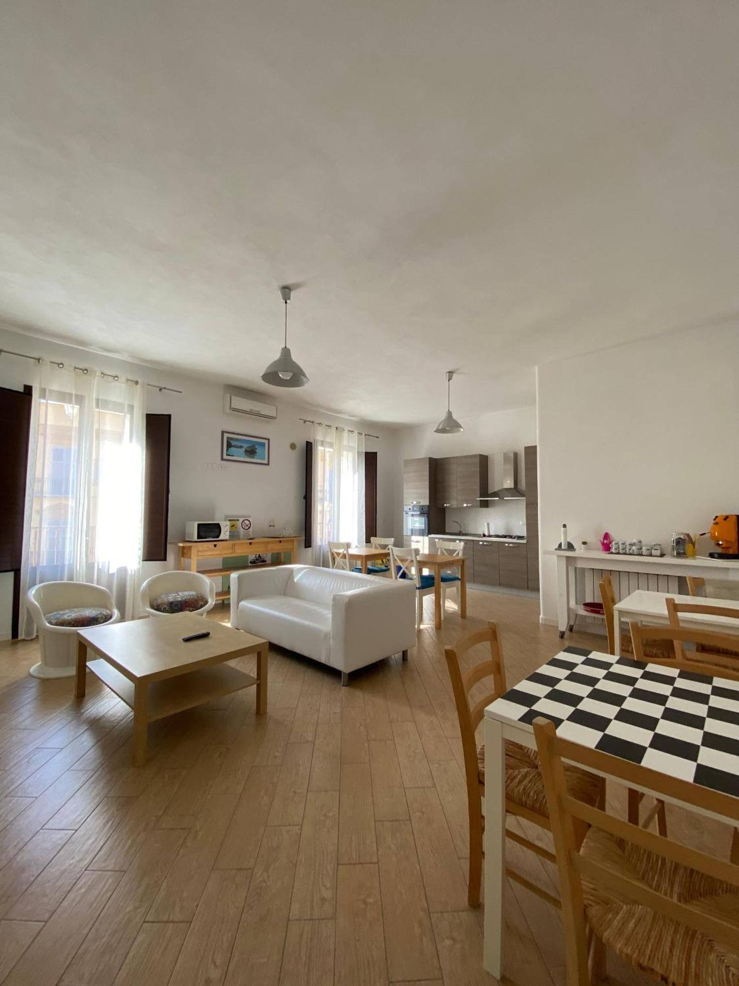 Manu'S House B&B ポルト・エンペードクレ エクステリア 写真